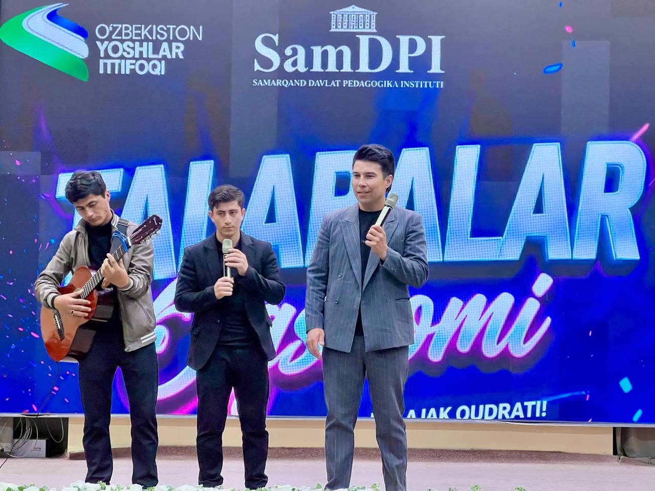 Samarqand davlat pedagogika institutida “Yoshlar kuni” munosabati bilan Yoshlar ittifoqi tashabbusi bilan “Talabalar oqshomi” nomli shou-konsert dasturi tashkil etildi.