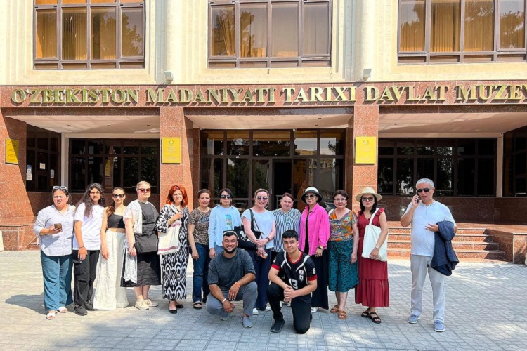 Yozgi maktab ishtirokchilari O‘zbekiston madaniyati tarixi davlat muzeyida bo‘lishdi