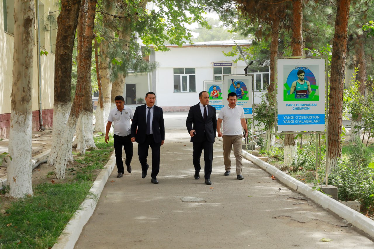 Samarqand viloyati hokimi o‘rinbosari Xusan To‘xtayev Samarqand davlat pedagogika institutida kuz-qish mavsumiga tayyorgarlik jarayonlari bilan tanishdi