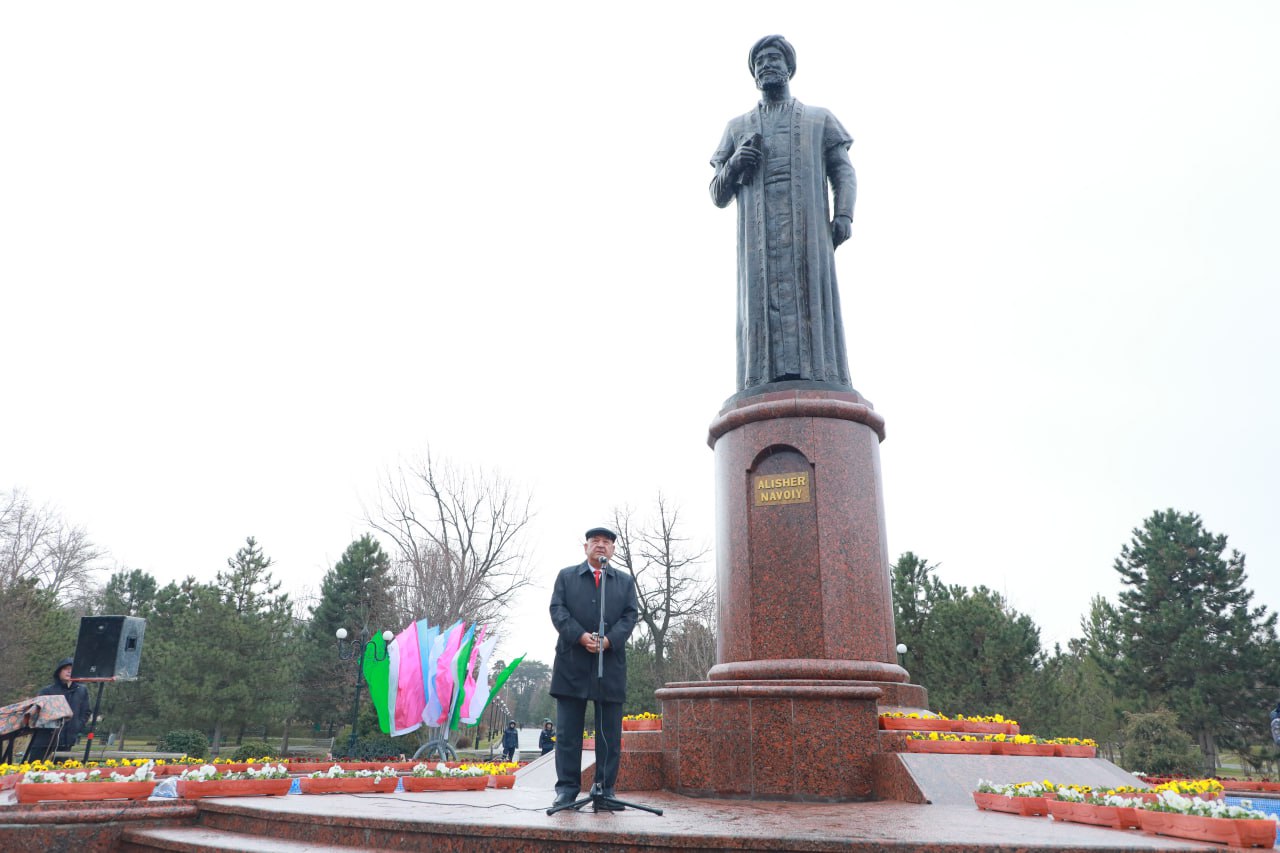 Hazrat Navoiyga yuksak ehtirom