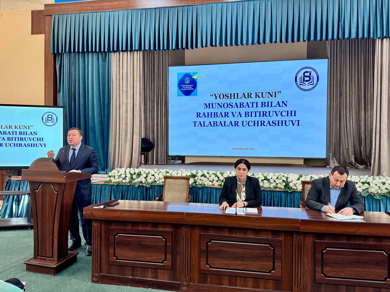 Ayni paytda Samarqand davlat pedagogika institutining faollar zalida “Yoshlar kuni” munosabati bilan “Rahbar va yoshlar uchrashuvi” bo‘lib o‘tmoqda.