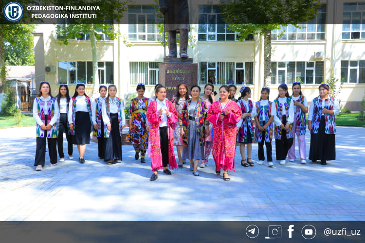 “Xon atlas” milliy liboslar haftaligi koʻtarinki ruhda oʻtkazilmoqda