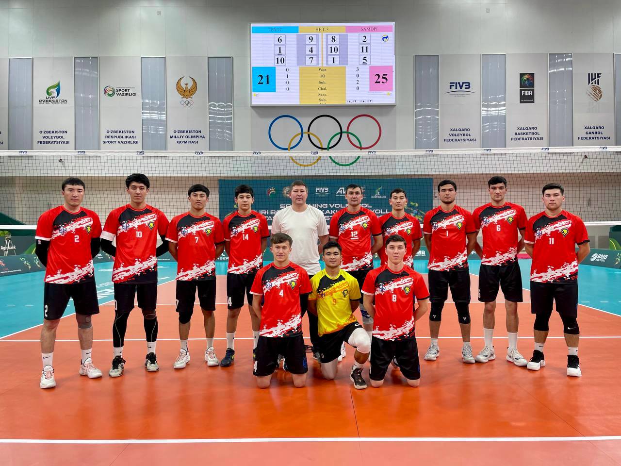Toshkent shahrida erkaklar o‘rtasida voleybol bo‘yicha 2026-yilgi O‘zbekiston chempionatining birinchi davra uchrashuvlari davom etmoqda.