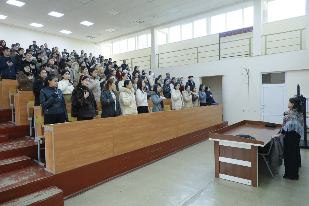 Samarqand davlat pedagogika institutida “Kelajak soati” rukni doirasida “Millat qo‘shig‘i” mavzusiga bag‘ishlangan navbatdagi ma’rifat darsi bo‘lib o‘tdi.