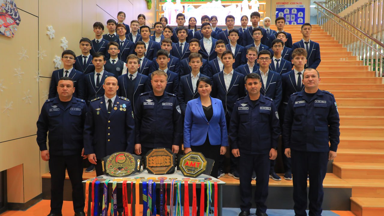 Samarqand shahrida joylashgan Prezident maktabida “Vatan tuyg‘usi barcha narsadan qadrli!” mavzusida davra suhbati tashkil etildi.