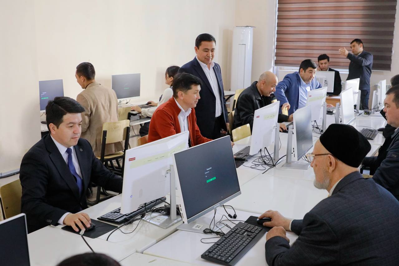 В Самаркандском государственном педагогическом институте в рамках «Месяца качества и эффективности образования» проводятся тестовые испытания для профессорско-преподавательского состава.