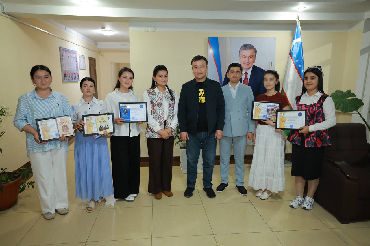 Samarqand davlat pedagogika instituti birinchi prorektori Boburjon Abdurazzoqov “Yoshlar kuni” munosabati bilan “Talabalar turar joyida bir kun” loyihasi doirasida 1-son talabalar turar joyida bo‘ldi.
