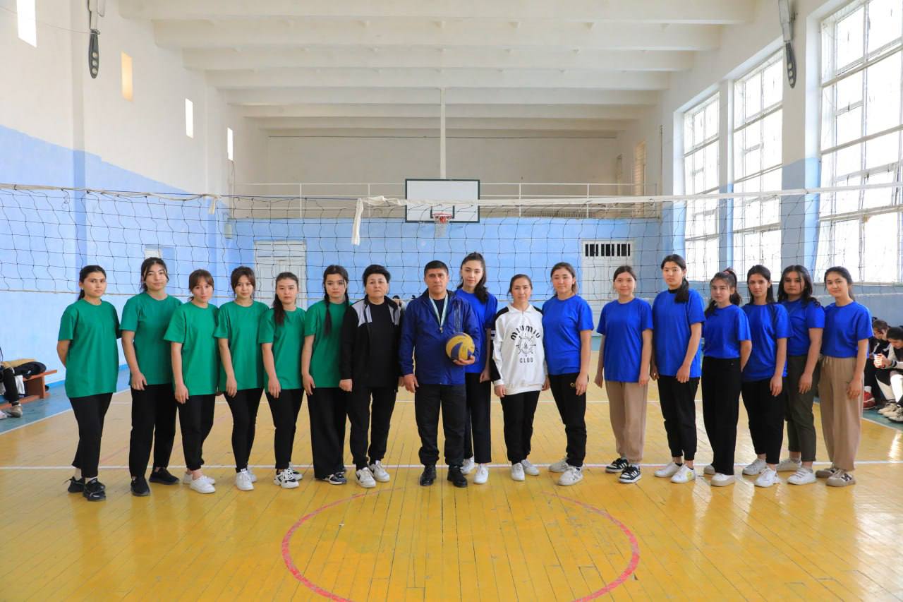 Ayol professor-oʻqituvchilar va talaba-qizlar oʻrtasida voleybol turniri oʻtkazildi