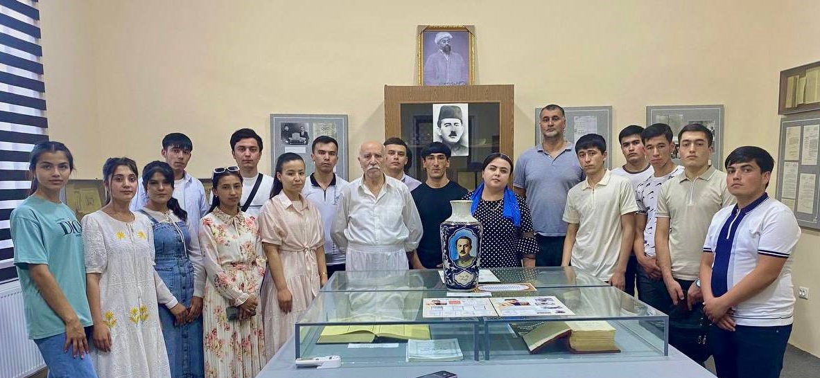 Talabalar Saidrizo Alizodaning uy-muzeyida boʻldi
