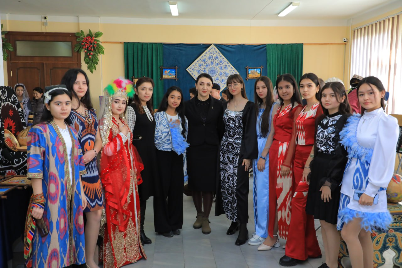 Tasviriy sanʼat hamda liboslar koʻrgazmasi boʻlib oʻtdi